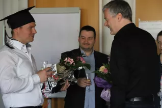 20220504_gi_sven_seele_promotion_miriam-luedtkehandjery32.jpg