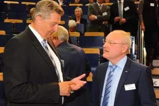 20_jahre_h-brs_festakt_audimax_20150619_foto_c._adolph_012.jpg(DE)