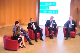 20_jahre_h-brs_festakt_audimax_20150619_foto_c._adolph_139.jpg(DE)