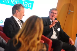 20_jahre_h-brs_festakt_audimax_20150619_foto_c._adolph_147.jpg(DE)