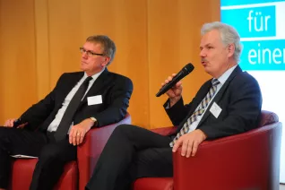 20_jahre_h-brs_festakt_audimax_20150619_foto_c._adolph_153.jpg(DE)