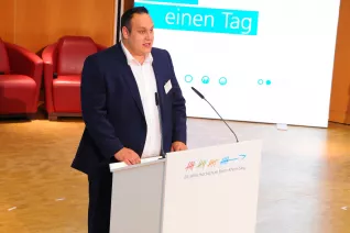 20_jahre_h-brs_festakt_audimax_20150619_foto_c._adolph_169.jpg(DE)