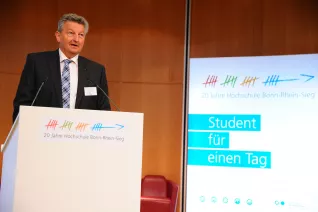 20_jahre_h-brs_festakt_audimax_20150619_foto_c._adolph_181.jpg(DE)