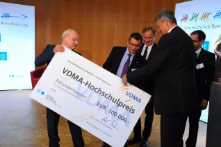 20_jahre_h-brs_festakt_audimax_20150619_foto_c._adolph_189.jpg(DE)