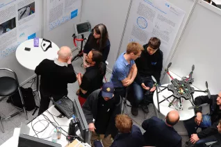 20_jahre_h-brs_umtrunk_forschungssschau_20150619_foto_c._adolph_013.jpg(DE)