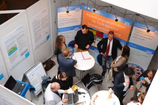 20_jahre_h-brs_umtrunk_forschungssschau_20150619_foto_c._adolph_014.jpg(DE)