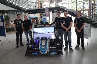 51a_alumni-tag-2016_tj_ertugrul_cam_brs_motorsport.jpg (DE)