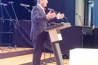 absolventenfeier_2014_ob_juergen_nimptsch_foto_y._weber_0357.jpg (DE)