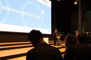 absolventenfeier_2014_web_foto_e._tritschler_23.jpg (DE)