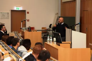 eroeffnung_akademisches_jahr_09-2014_ghadiri_audimax_foto_e._tritschler_3600.jpg (DE)