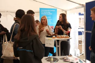 eroeffnung_akademisches_jahr_09-2014_izne_foto_e._tritschler_3634.jpg (DE)