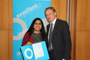 eroeffnung_akademisches_jahr_09-2014_teena_hassan_ihne_audimax_foto_e._tritschler_3580.jpg (DE)