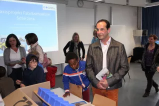 kinderuni-lego-mai-2014_5.jpg (DE)