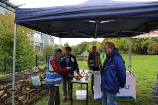 nabu_beim_mittagessen_im_campusgarten_20211020_Foto_Pascal Kimmich.jpg (DE)