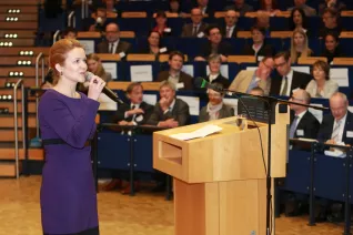 stipendienfeier_2014_foto_schallenberghsb14021.jpg (DE)