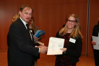 stipendienfeier_2014_foto_schallenberghsb14077.jpg (DE)