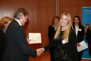 stipendienfeier_2014_foto_schallenberghsb14082.jpg (DE)