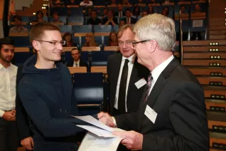 stipendienfeier_2014_foto_schallenberghsb14128.jpg (DE)