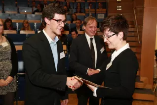 stipendienfeier_2014_foto_schallenberghsb14143.jpg (DE)