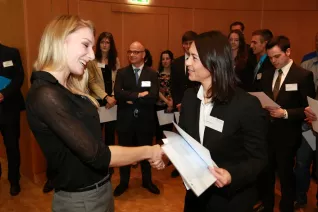 stipendienfeier_2014_foto_schallenberghsb14157.jpg (DE)