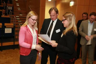 stipendienfeier_2014_foto_schallenberghsb14167.jpg (DE)