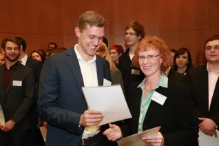 stipendienfeier_2014_foto_schallenberghsb14175.jpg (DE)