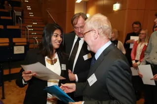 stipendienfeier_2014_foto_schallenberghsb14209.jpg (DE)