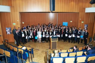 stipendienfeier_2014_foto_schallenberghsb14236.jpg (DE)