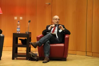 ringvorlesung_aeusserer_wohlstand_-_innere_armut_podiumsdiskussion_11-2014_foto_e._tritschlerimg_5242.jpg (DE)