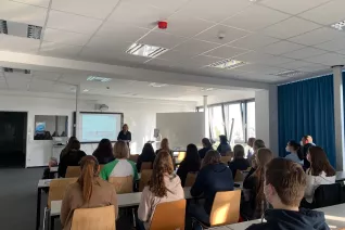 schnupperstudium_bio_3.jpg (DE)