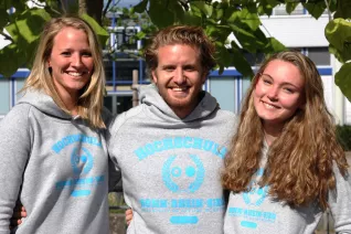 shooting_merchandise_studierende_gina_david_alex_fbwiwi_sta_20160922_foto_j._kuestenmacher_03.jpg (DE)