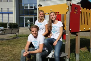 shooting_merchandise_studierende_gina_david_alex_fbwiwi_sta_20160922_foto_j._kuestenmacher_07.jpg (DE)