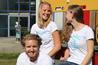 shooting_merchandise_studierende_gina_david_alex_fbwiwi_sta_20160922_foto_j._kuestenmacher_08.jpg (DE)