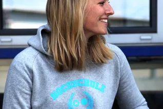 shooting_merchandise_studierende_gina_david_alex_fbwiwi_sta_20160922_foto_j._kuestenmacher_11.jpg (DE)