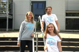 shooting_merchandise_studierende_gina_david_alex_fbwiwi_sta_20160922_foto_j._kuestenmacher_18.jpg (DE)