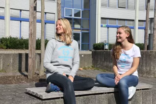 shooting_merchandise_studierende_gina_david_alex_fbwiwi_sta_20160922_foto_j._kuestenmacher_21.jpg (DE)