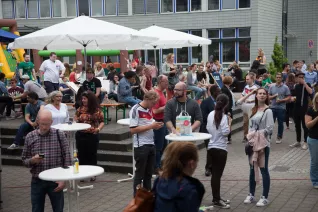 sommerfest-2016_300dpi_fotos_eva_tritschler-1339.jpg (DE)