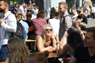sommerfest_h-brs_sta_20170614_foto_j._kuestenmacher_100.jpg (DE)