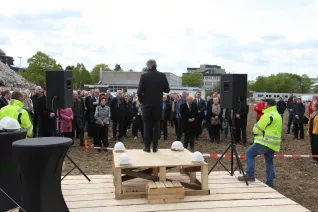 spatenstich_sta_neubau_20160429_foto_j._kuestenmacher_050.jpg (DE)