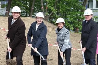 spatenstich_sta_neubau_20160429_foto_j._kuestenmacher_114.jpg (DE)