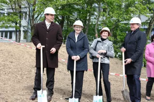 spatenstich_sta_neubau_20160429_foto_j._kuestenmacher_130.jpg (DE)