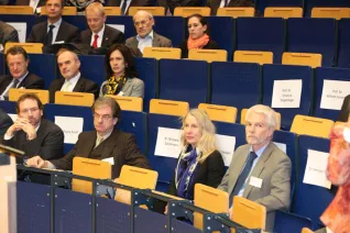 stipendienfeier-2013-page1_10.jpg (DE)