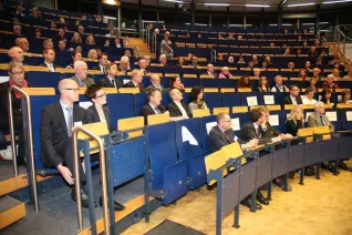 stipendienfeier-2013-page1_21.jpg (DE)