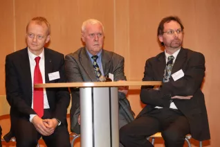 stipendienfeier-2013-page1_26.jpg (DE)