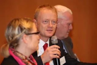 stipendienfeier-2013-page1_27.jpg (DE)