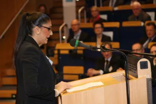 stipendienfeier-2013-page1_33.jpg (DE)