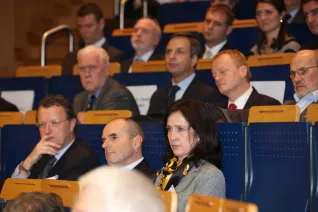 stipendienfeier-2013-page1_36.jpg (DE)