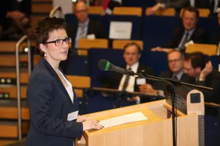 stipendienfeier-2013-page1_40.jpg (DE)