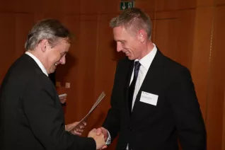 stipendienfeier-2013-page1_43.jpg (DE)