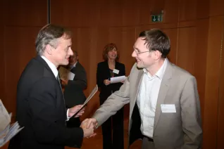 stipendienfeier-2013-page1_45.jpg (DE)